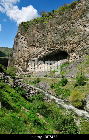 Enormi colonne di basalto a Awan Gorge Vicino a Garni, Canyon, regione di Kotayk, Armenia, Asia Foto Stock