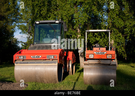 Rullo tandem articolato Hamm HD 75 e uno più piccolo , Finlandia Foto Stock