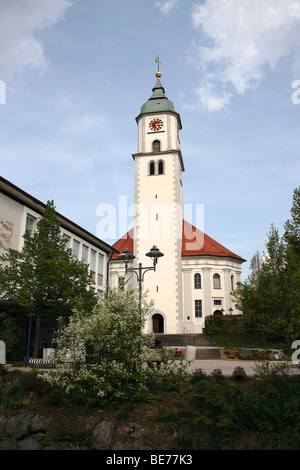 San Verena la chiesa parrocchiale nella città di Bad Wurzach, distretto di Ravensburg, Alta Svevia, Baden-Wuerttemberg, Germania, Europa Foto Stock