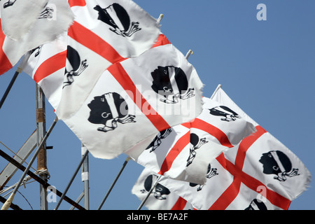 Bandiere sarda battenti in Castelsardo Sardegna Foto Stock