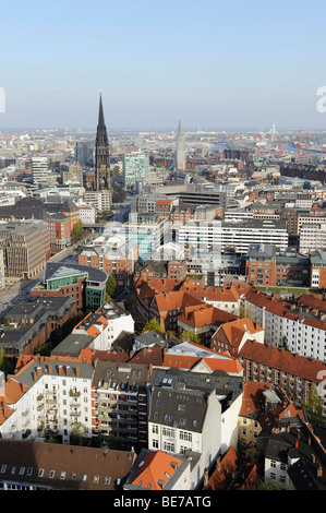 Fotografia aerea del centro della città di Amburgo, St chiesa Nikolaikirche, città anseatica di Amburgo, Germania, Europa Foto Stock