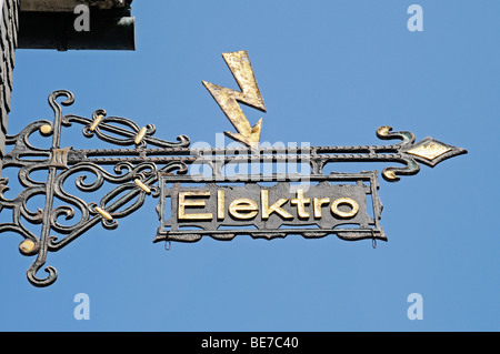 Ferro battuto segno, Elektro elettrico, città vecchia, Langenberg, Velbert, Renania settentrionale-Vestfalia, Germania, Europa Foto Stock