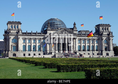 Berlino, l'Edificio del Reichstag. Ue/DE/DEU/GER/ Germania/ capitale Berlino. L'edificio del Reichstag con la cupola di vetro sulla parte superiore Foto Stock