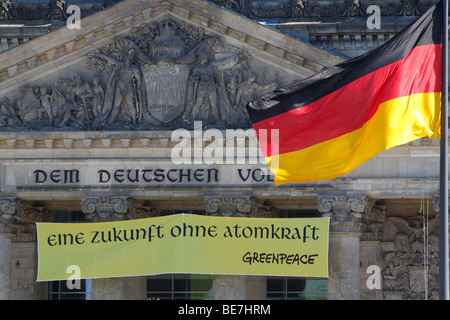 Berlino, l'Edificio del Reichstag. Ue/DE/DEU/GER/ Germania/ capitale Berlino. L'edificio del Reichstag. Greenpeace Foto Stock