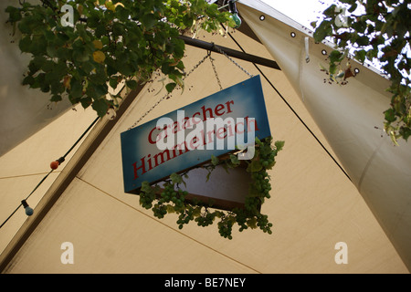 Segno del vigneto, Graach wine festival, sul fiume Mosella, Germania Foto Stock