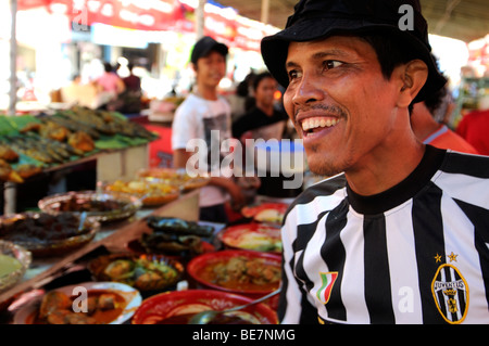 Street food court jambi sumatra indonesia Foto Stock