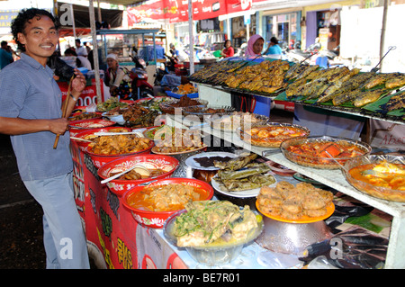 Street food court jambi sumatra indonesia Foto Stock