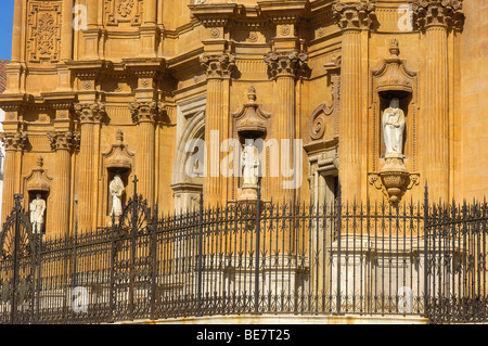 La facciata della Cattedrale di Guadix. El Marquesado area. Xvi secolo. Granada. Spagna. Foto Stock