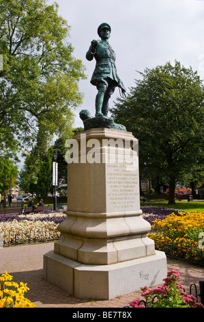 Statua del Signore Ninian Edward Crichton Stuart MP al di fuori del Municipio di Cardiff South Wales UK Foto Stock