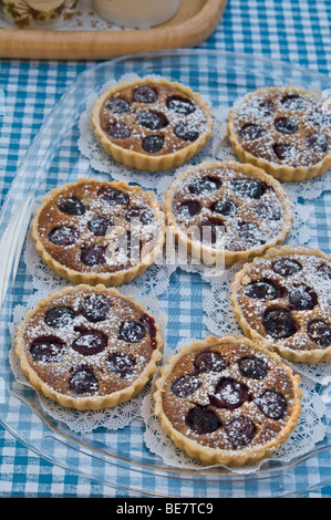 Zona picnic a buffet dessert mirtillo frutta fragola tort torta Foto Stock