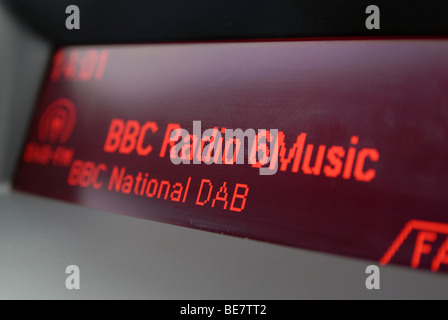 Un display autoradio - mostra BBC Radio 6 Music Foto Stock