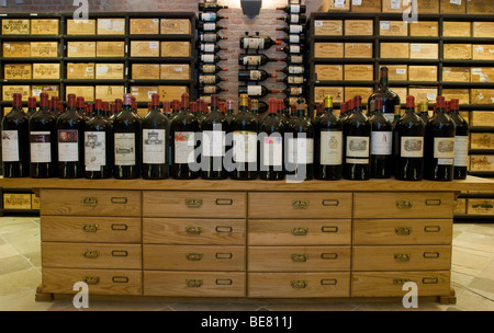 Cantina con vini pregiati, Palais Coburg, Vienna, Austria Foto Stock