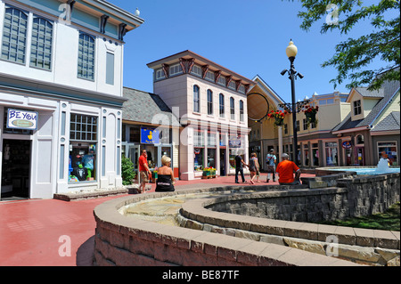 I magazzini e i negozi in incroci di Mackinaw Shopping Center Mackinaw City Michigan Foto Stock