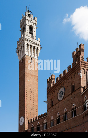 La Torre del Mangia il Palazzo Publico, Siena, Toscana, Italia Foto Stock