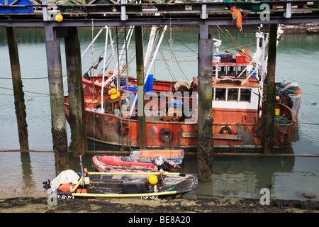 Barche da pesca in Newhaven Harbour, Sussex, Inghilterra, Regno Unito. Foto Stock