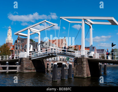 Gravestenenbrug ponte che attraversa il fiume Spaarne in Haarlem Paesi Bassi Foto Stock