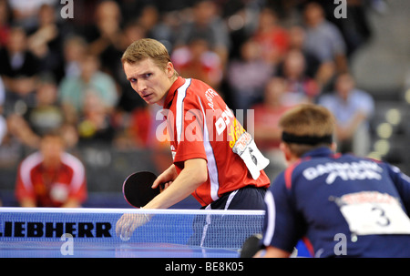 Vice Campione Europeo di Werner Schlager, Austria, contro il Campione Europeo in carica Michael MAZE, Danimarca, anteriore, ping pong EM 2009, Pors Foto Stock