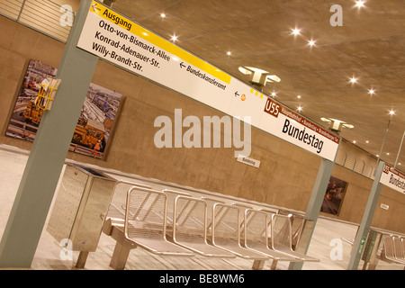 Metropolitana linea U55, Bundestag la stazione della metropolitana di Berlino, Germania, Europa Foto Stock