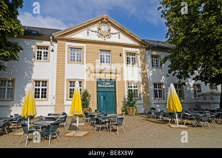 Museum Cafè, Schloss Neuhaus, moated il castello rinascimentale di Weser, Paderborn, Renania settentrionale-Vestfalia, Germania, Europa Foto Stock