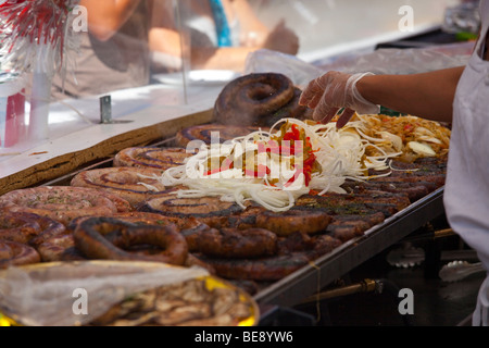 Speziato salame per la festa di San Gennaro Festival di Little Italy a New York City Foto Stock