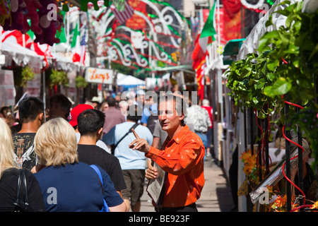 Vendere il suo ristorante alla festa di San Gennaro Festival di Little Itally nella città di New York Foto Stock