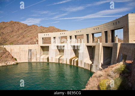 Diga Parker crea Lake Havasu sul fiume Colorado, tra Arizona e California, Stati Uniti d'America Foto Stock