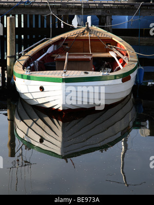 Barca da pesca per costiere acque scandinave - locale porto di pesca nel nord Zelanda, Danimarca. Foto Stock