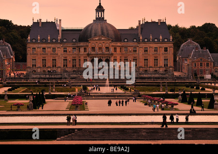 Il castello di Vaux le Vicomte Chateau castello serata a lume di candela Foto Stock