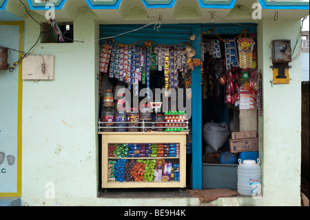 Rurale villaggio indiano shop Foto Stock