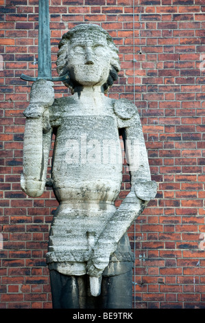 Statua fuori Markisches Museum di Berlino Germania Foto Stock