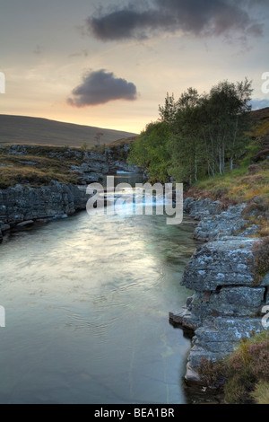 Petto di Dee cascate sul fiume Dee in Glenn Dee Valley, Scotland, Regno Unito Foto Stock