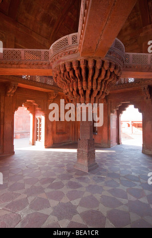 Diwan-i-Khas nel complesso del palazzo a Fatehpur Sikri in Uttar Pradesh India Foto Stock