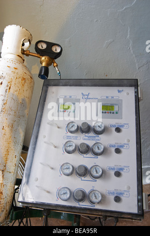 Micro-dispositivo di ossigenazione del modulo di controllo adega cooperativa de borba Alentejo Portogallo Foto Stock