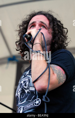 Lead singer Nick Taylor-Stokes della banda Vallenbrosa performing live a Butserfest 2009, Queen Elizabeth Country Park... Foto Stock