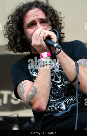 Lead singer Nick Taylor-Stokes della banda Vallenbrosa performing live a Butserfest 2009, Queen Elizabeth Country Park... Foto Stock