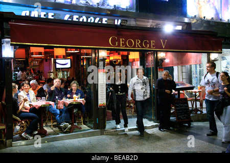 Cafe George V , Champs Elysees di Parigi Foto Stock