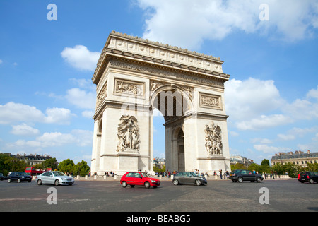 L'Arco di Trionfo a Parigi Francia Foto Stock