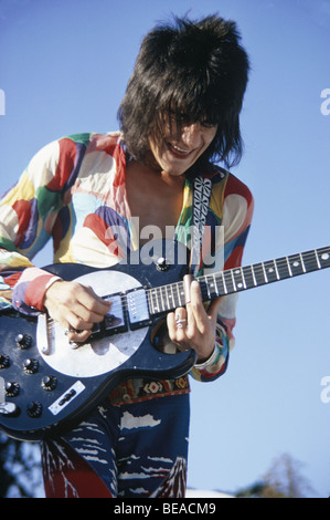 RONNIE WOOD con Rod Stewart e le facce a Los Angeles nell'ottobre 1973 Foto Stock