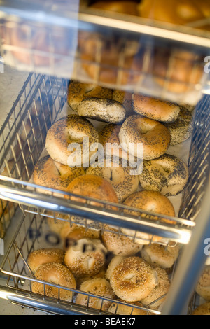 Bagel in bidoni Foto Stock