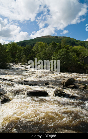 Dh Falls of Dochart KILLIN STIRLINGSHIRE cascate rapide del fiume impetuoso fiume di acqua cade Dochart Foto Stock