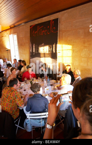 Cena di gala a Citadelles du Vin concorso vini bourg bordeaux francia Foto Stock