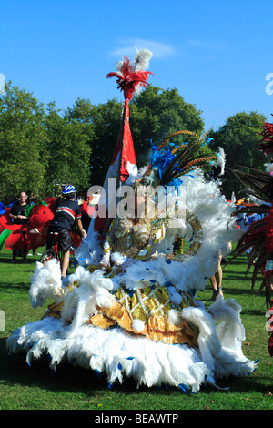 Hackney carnevale 2009 Londra colori modificato per renderlo più colorato Foto Stock