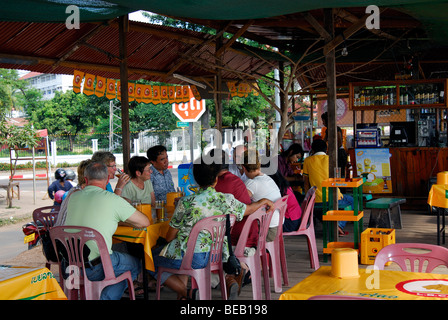 Riverside cafe bar sul fiume Mekong,Vientiane Foto Stock