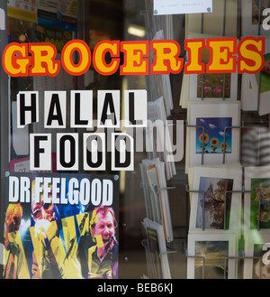 Cibo Halal groceries segno sulla finestra edicola Foto Stock