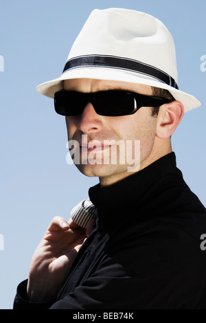 Close-up di un uomo che indossa gli occhiali da sole, Los Angeles, California, Stati Uniti d'America Foto Stock