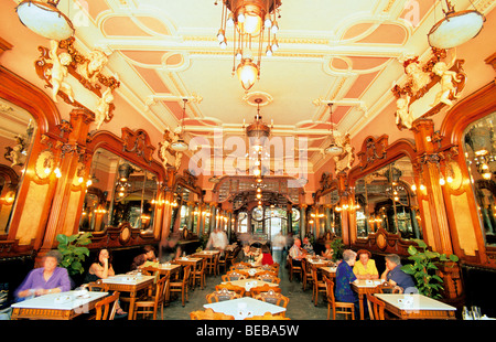 Il Portogallo, Oporto: Hstorical atmosfera nel Café Majestic in Oporto Foto Stock