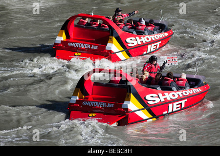Shotover Jet barche sul fiume Shotover a Queenstown, Nuova Zelanda Foto Stock
