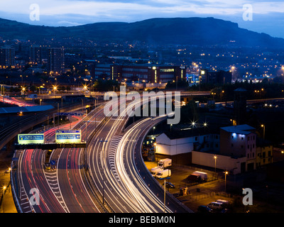 Belfast autostrada al crepuscolo Foto Stock