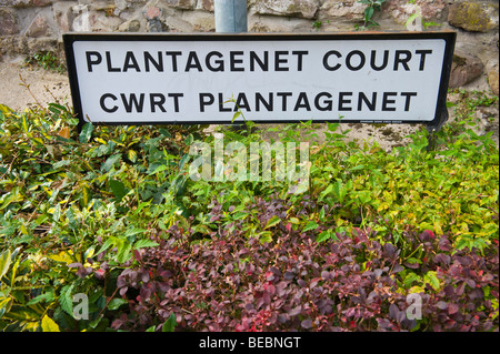 PLANTAGENET corte inglese bilingue welsh strada segno ad Abergavenny Monmouthshire South Wales UK Foto Stock