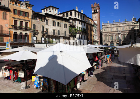L'Italia, Verona, Piazza delle Erbe Foto Stock